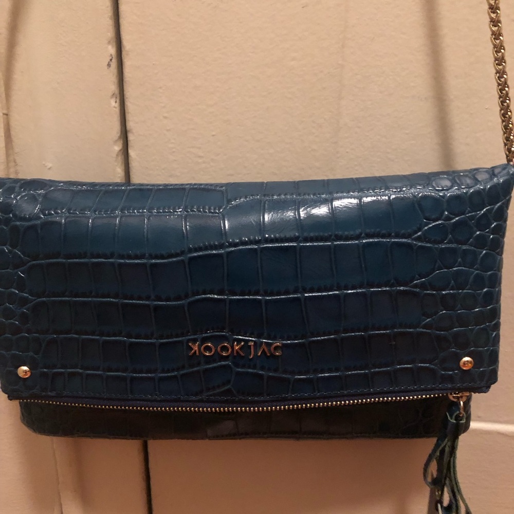 NWT gorgeous Kookjac turquoise caiman leather embossed crossbody/ clutch w/chain